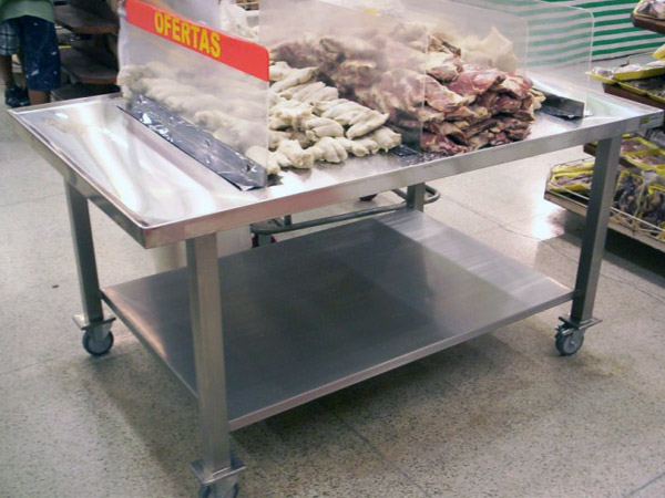 Mesa com Rodízio de Inox para Supermercado